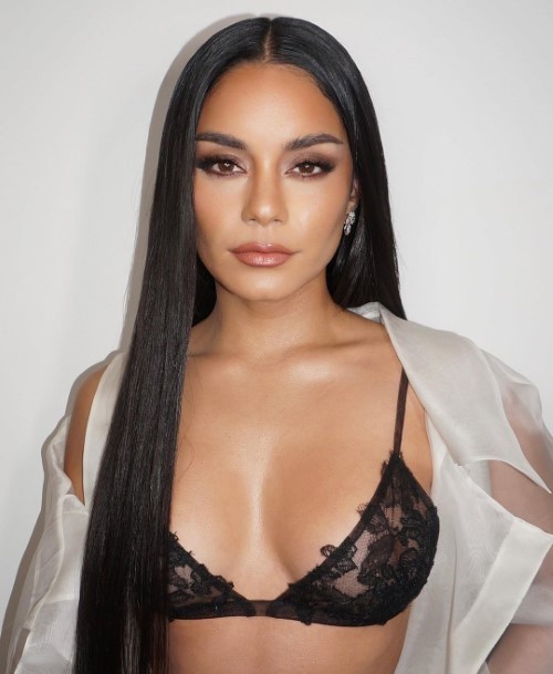 Vanessa Hudgens At Cfda Awards 2022  nude photo