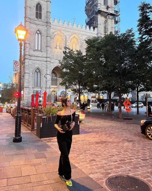 Vanessa Hudgens At Night In All Black 4  nude photo