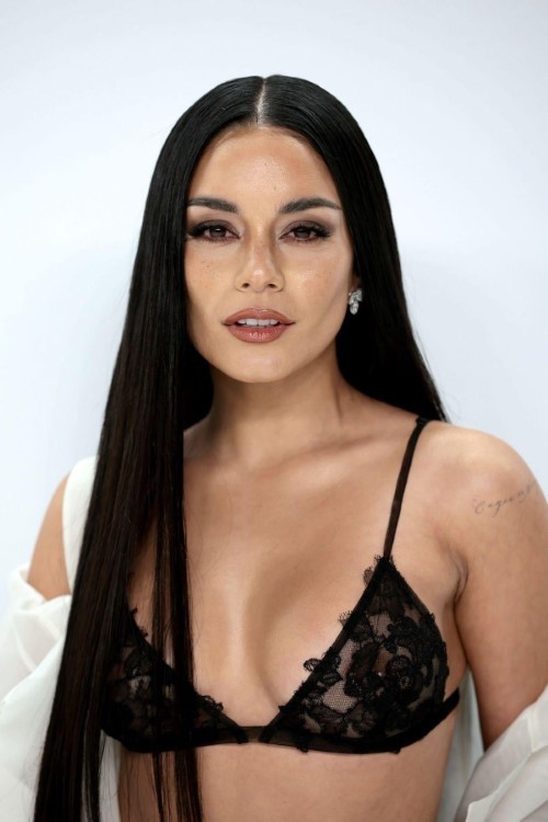 Vanessa Hudgens At The CFDA Awards 2  nude photo