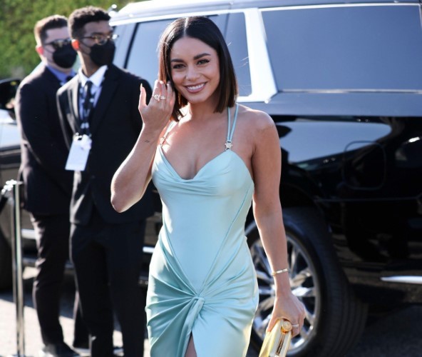 Vanessa Hudgens Attending The 2022 SAG Awards 9  nude photo