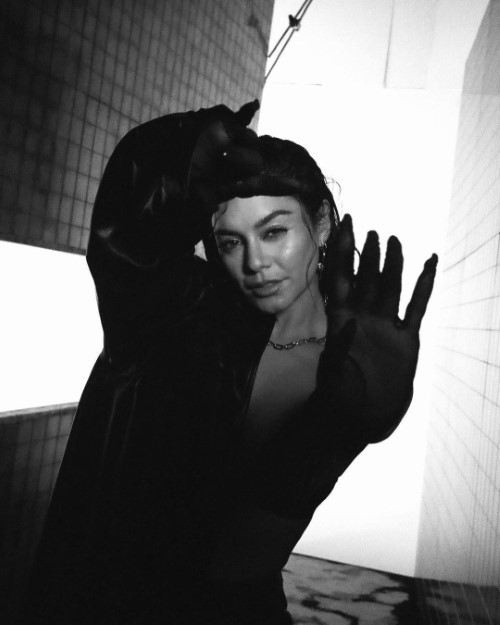 Vanessa Hudgens BTS Of Her Recent Photoshoot 6  nude photo