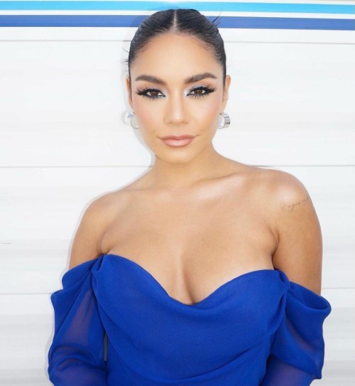 Vanessa Hudgens Big Cleavage Blue MTV Dress Closeup  nude photo