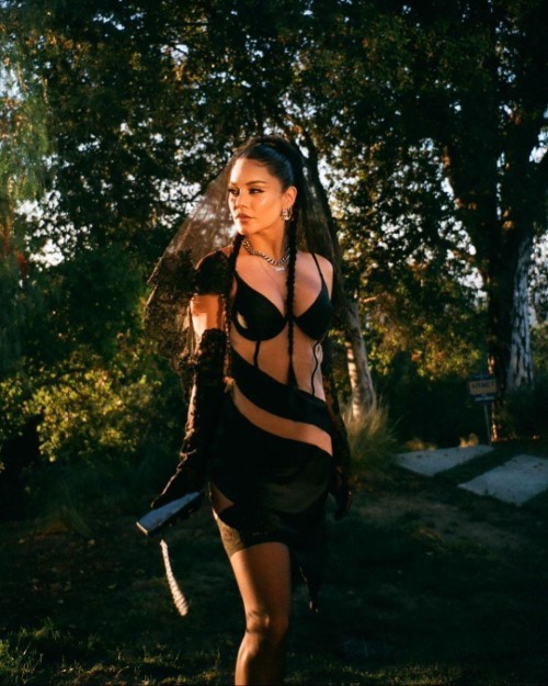 Vanessa Hudgens Black Halloween Costume  nude photo