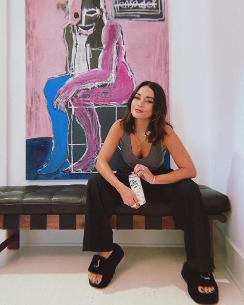 Vanessa Hudgens Cali Water  nude photo