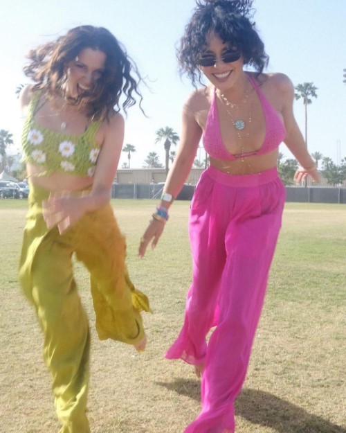 Vanessa Hudgens Coachella Girls 2  nude photo
