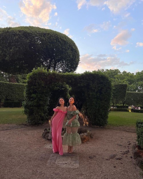 Vanessa Hudgens Fancy Girls In Italy 4  nude photo