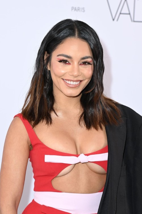Vanessa Hudgens Giambattist Valli Show Today 3  nude photo