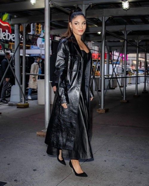 Vanessa Hudgens In NYC 1  nude photo