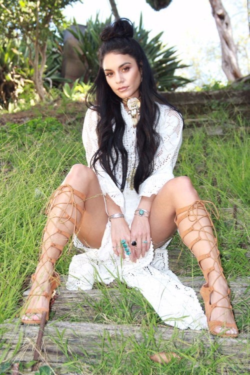 Vanessa Hudgens Legs  nude photo