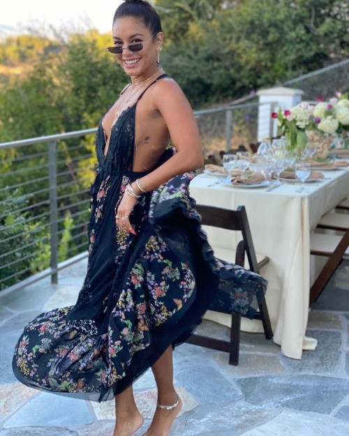 Vanessa Hudgens Love Her Smile  nude photo