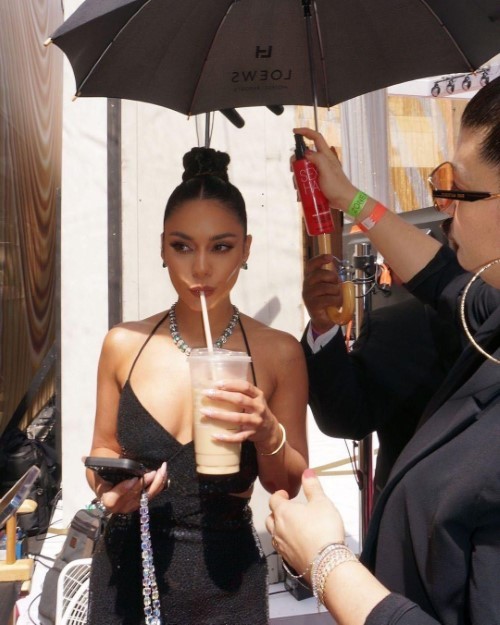 Vanessa Hudgens More Behind The Scenes At The Oscars 1  nude photo