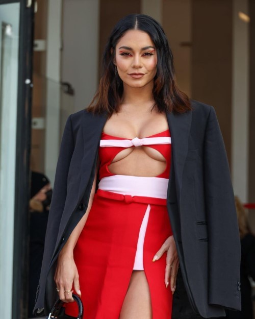 Vanessa Hudgens More Paris Pics 5  nude photo