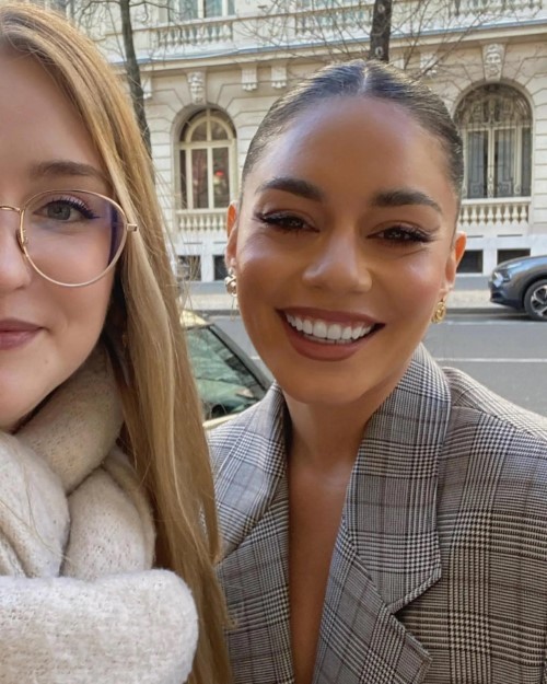 Vanessa Hudgens Perfect Smile  nude photo