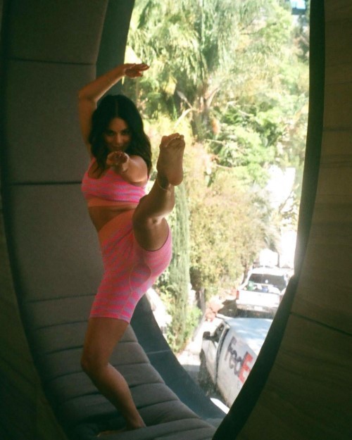 Vanessa Hudgens Pretty In Pink Fabletics 2  nude photo
