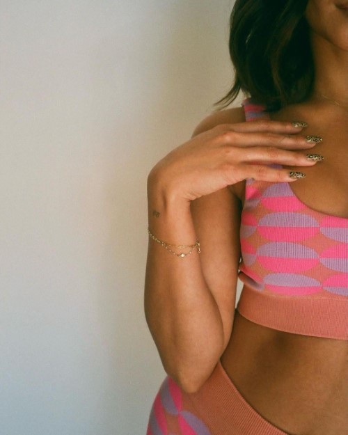 Vanessa Hudgens Pretty In Pink Fabletics 4  nude photo