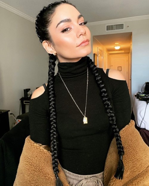 Vanessa Hudgens Super Bowl Looks 4  nude photo