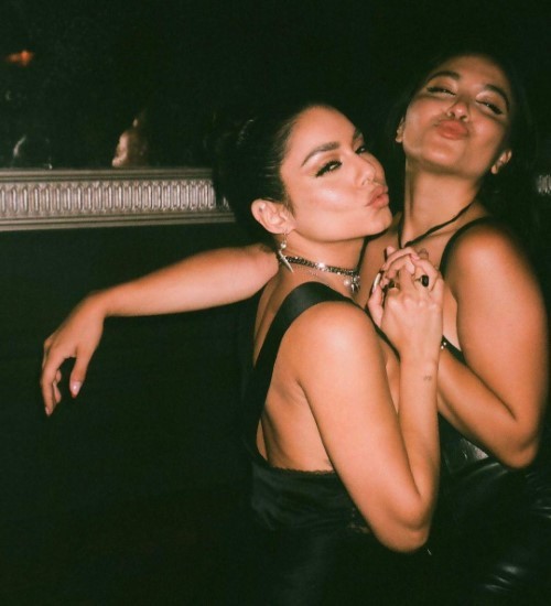 Vanessa Hudgens Sweet Sisters  nude photo