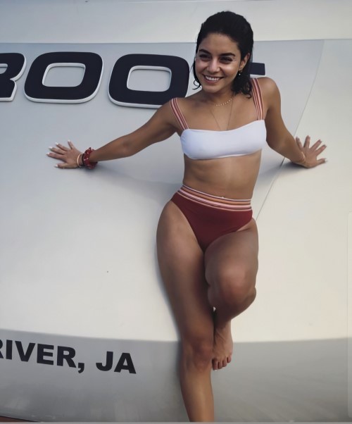 Vanessa Hudgens Thighs  nude photo