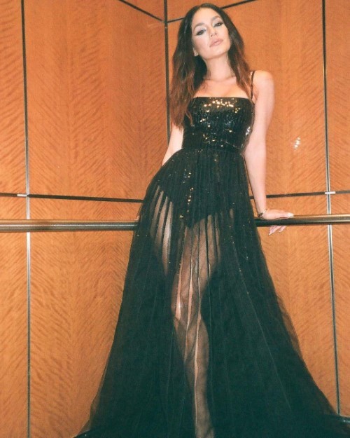 Vanessa Hudgens Vanity Party Look 12  nude photo