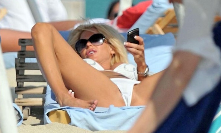 Victoria Silvstedt Crotch  nude photo
