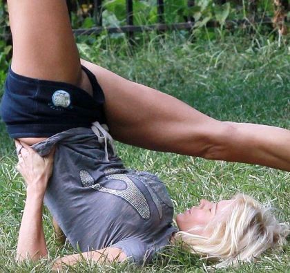 Victoria Silvstedt Pussy Slip  nude photo