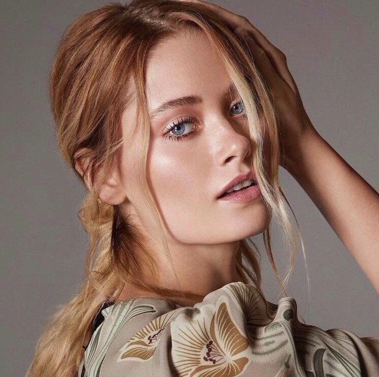 Virginia Gardner  nude photo