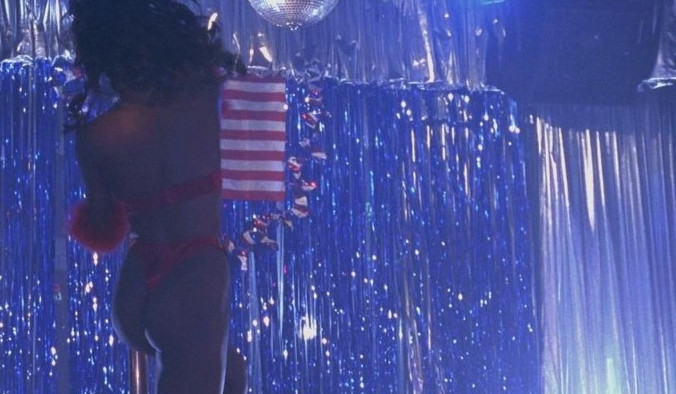 Vivica Fox Striptease Scene In Independence  nude photo
