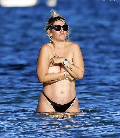 Wanda Nara 10  nude photo