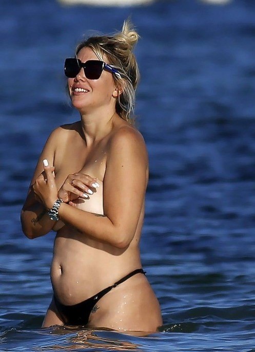 Wanda Nara Big Nipple 4  nude photo