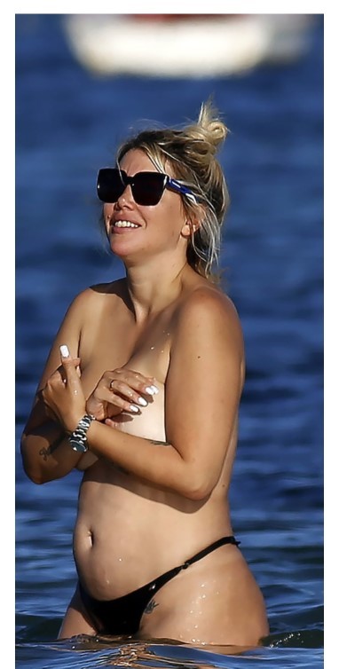 Wanda Nara M  nude photo