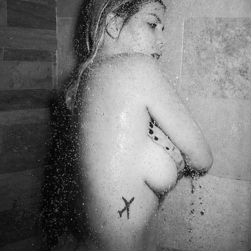 Wanda Nara Naked Shower  nude photo