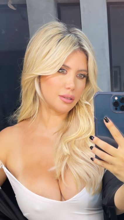 Wanda Nara PᴜᴛTɪsSɪᴍᴀ 1  nude photo