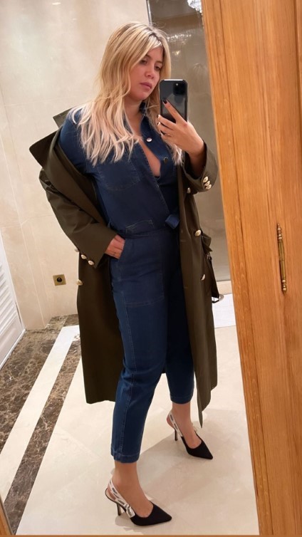 Wanda Nara ᴅᴏᴍɪɴɢᴏ ᴘᴜᴛɪs 1  nude photo