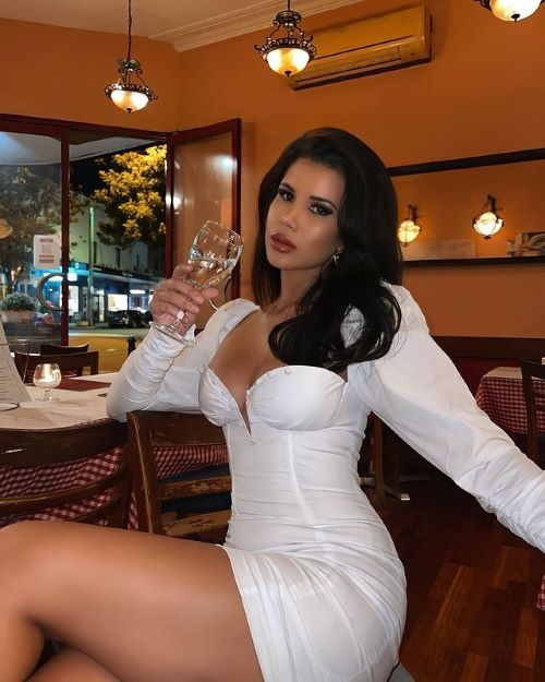 Yagan Moore  nude photo