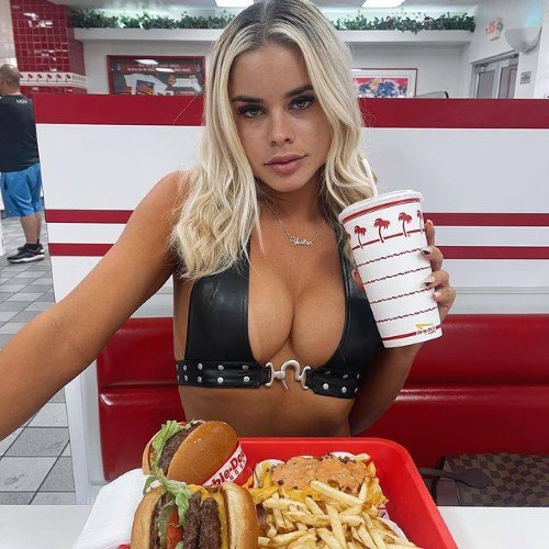 Yaslen Clemente  nude photo