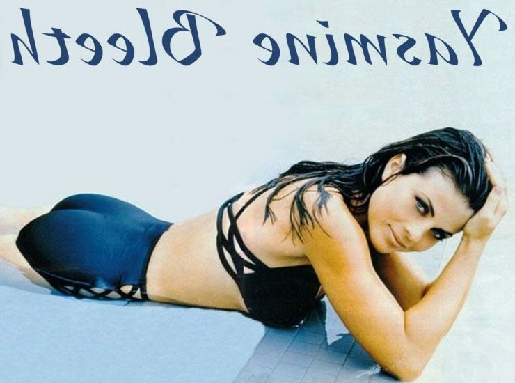 Yasmine Bleeth  nude photo