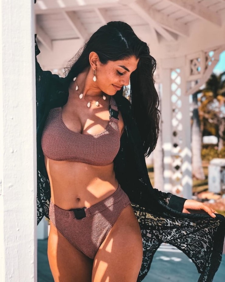 Yeliz Koc  nude photo