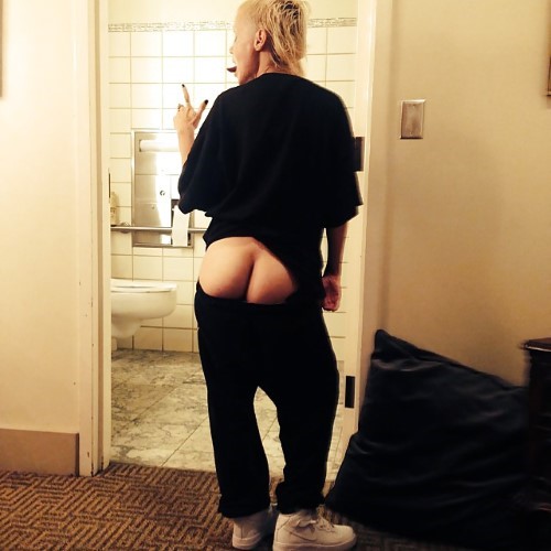 Yolandi Visser Nude Ass  nude photo