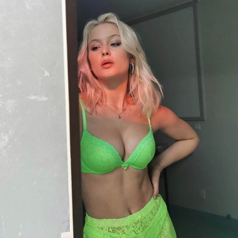 Zara Larsson Boobs Cleavage  nude photo