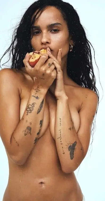 Zoe Kravitz Naked Posing  nude photo