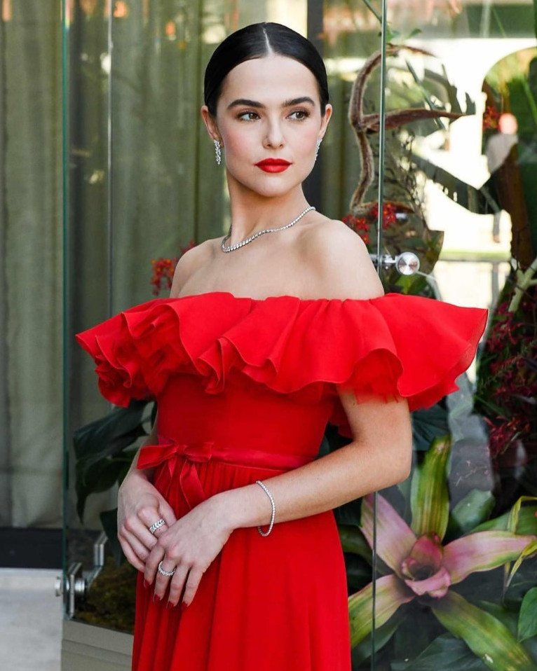 Zoey Deutch  nude photo