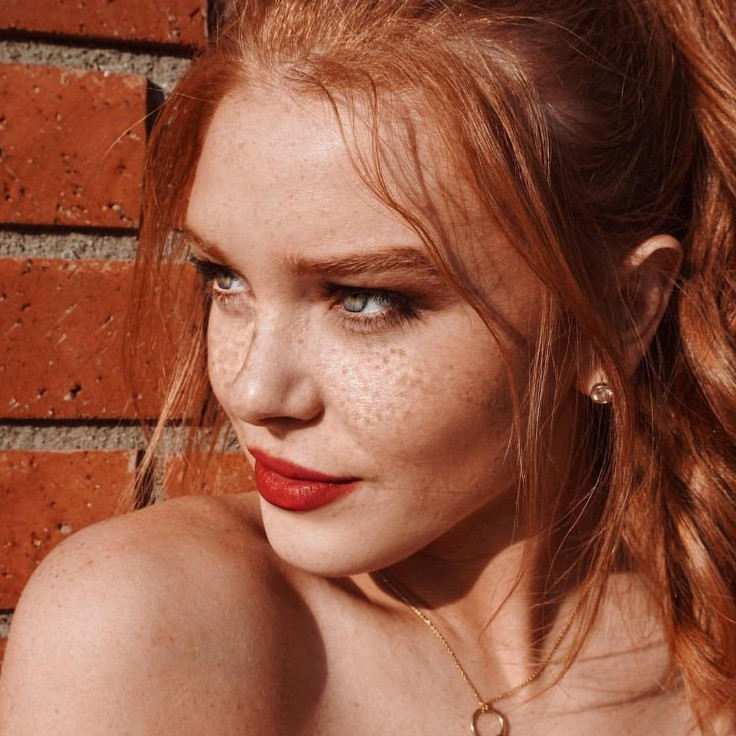 Abigail Cowen  nude photo