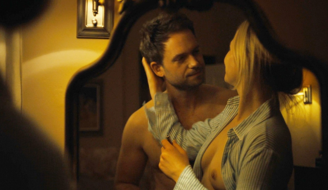 Adelaide Clemens Tits Photos  nude photo