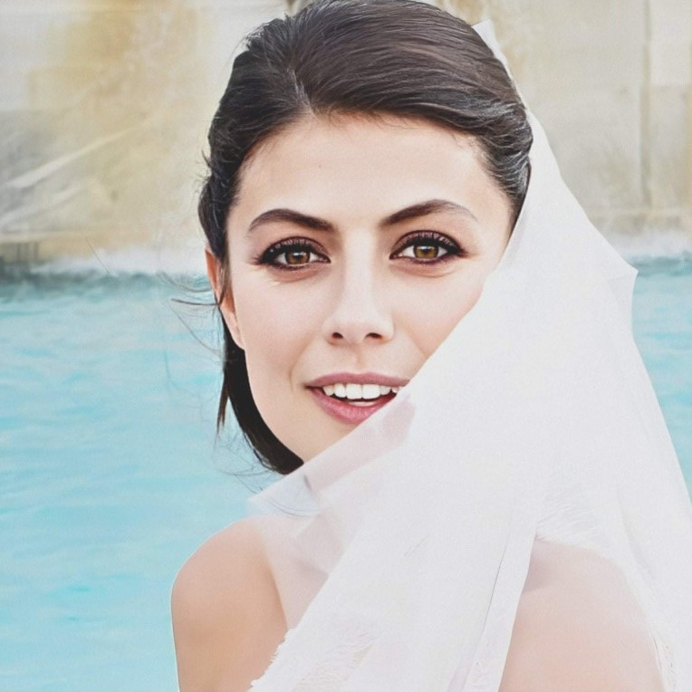 Alessandra Mastronardi  nude photo