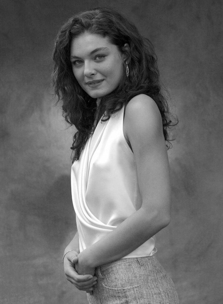 Alexa Davalos  nude photo