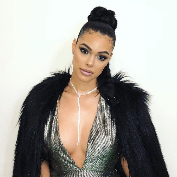 Anabelle Acosta Sexy Cleavage  nude photo