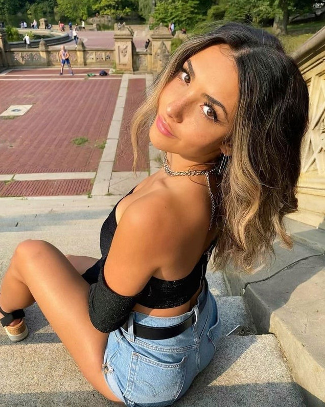 Andrea Botez  nude photo