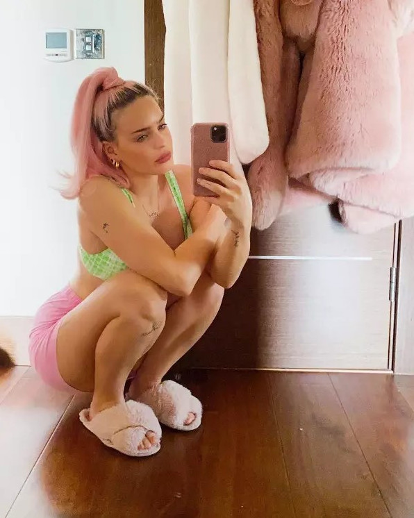 Anne Marie  nude photo