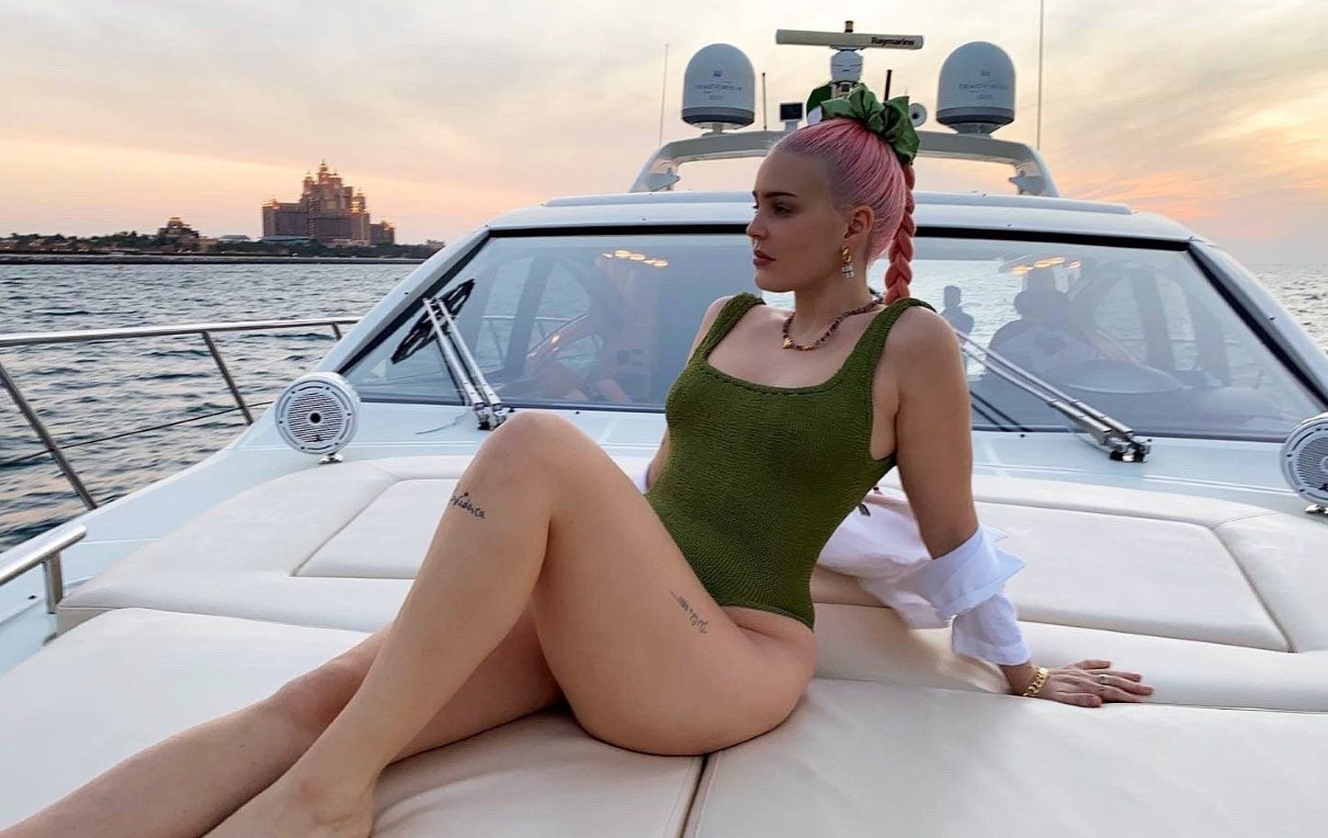 Anne Marie  nude photo