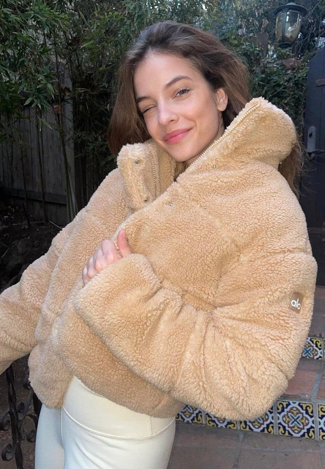 Barbara Palvin  nude photo